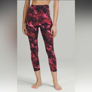 Lululemon Align High-Rise Crop 23"
Intensity Pink Blossom Multi Size 2
